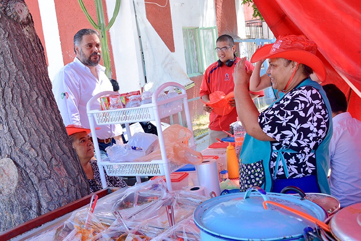 Llama Manuel Pozo a empoderar a las mujeres, para construir mejores sociedades