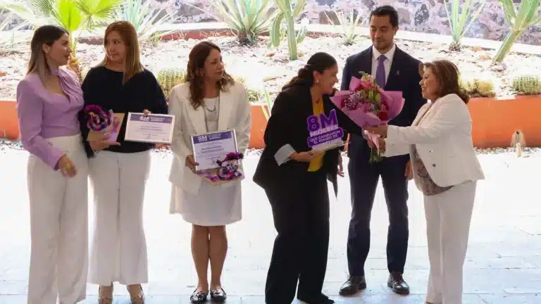 Reconoce capital a 8 mujeres que cambiaron el rumbo de Querétaro