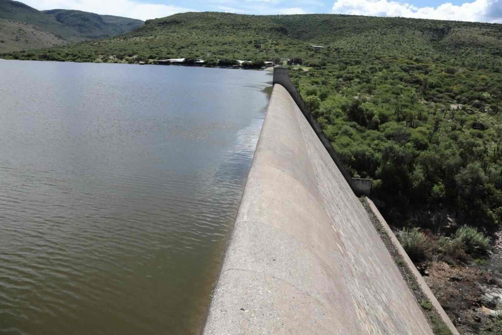 Cuerpos de agua al 100% en Colón aseguran un ciclo productivo histórico para el campo local
