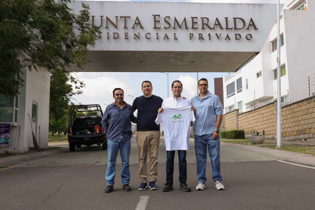 Encabeza Chepe Guerrero jornada de limpieza en el fraccionamiento Punta Esmeralda