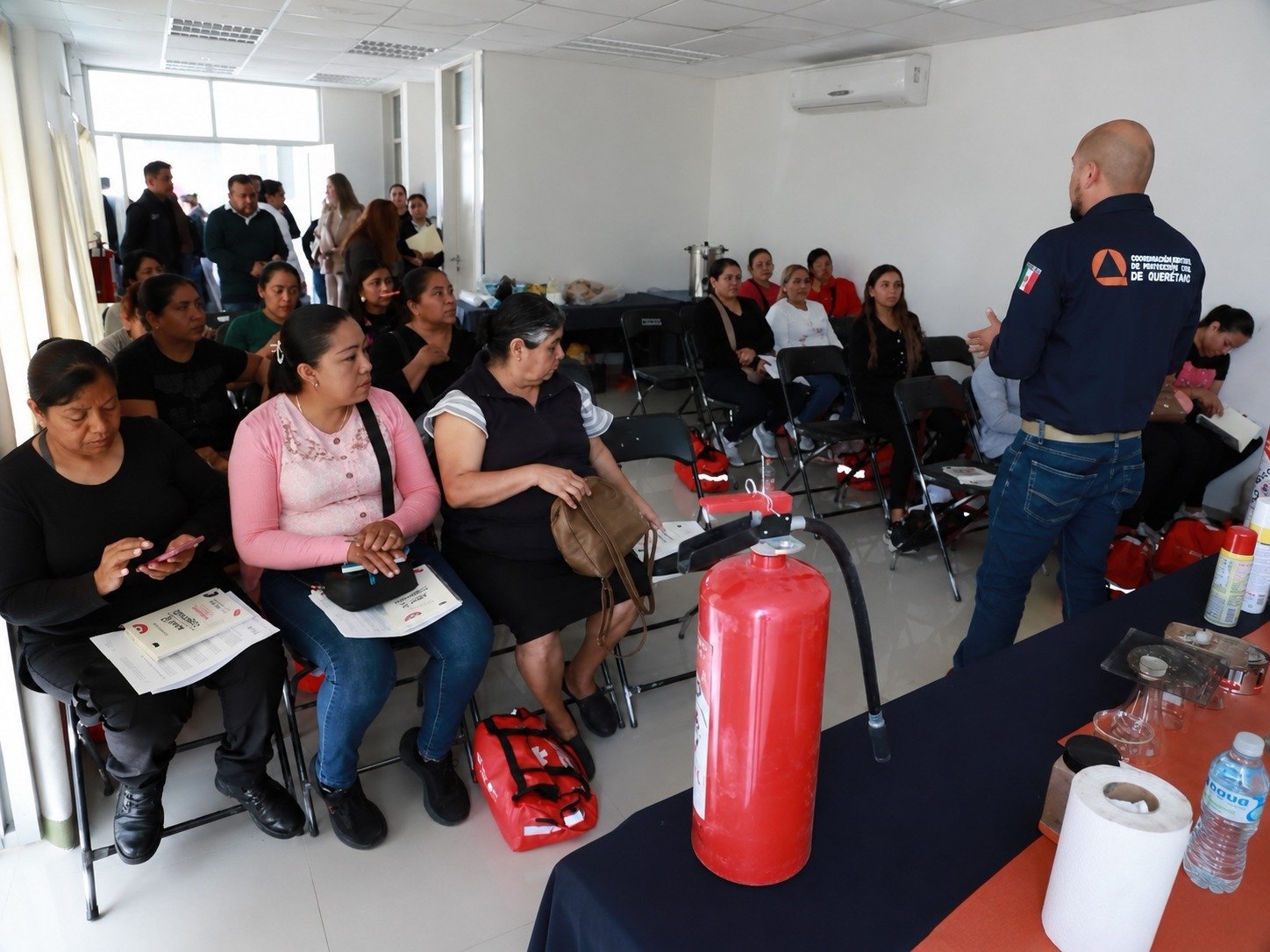 Promotores de Paz reciben nuevas herramientas en Colón