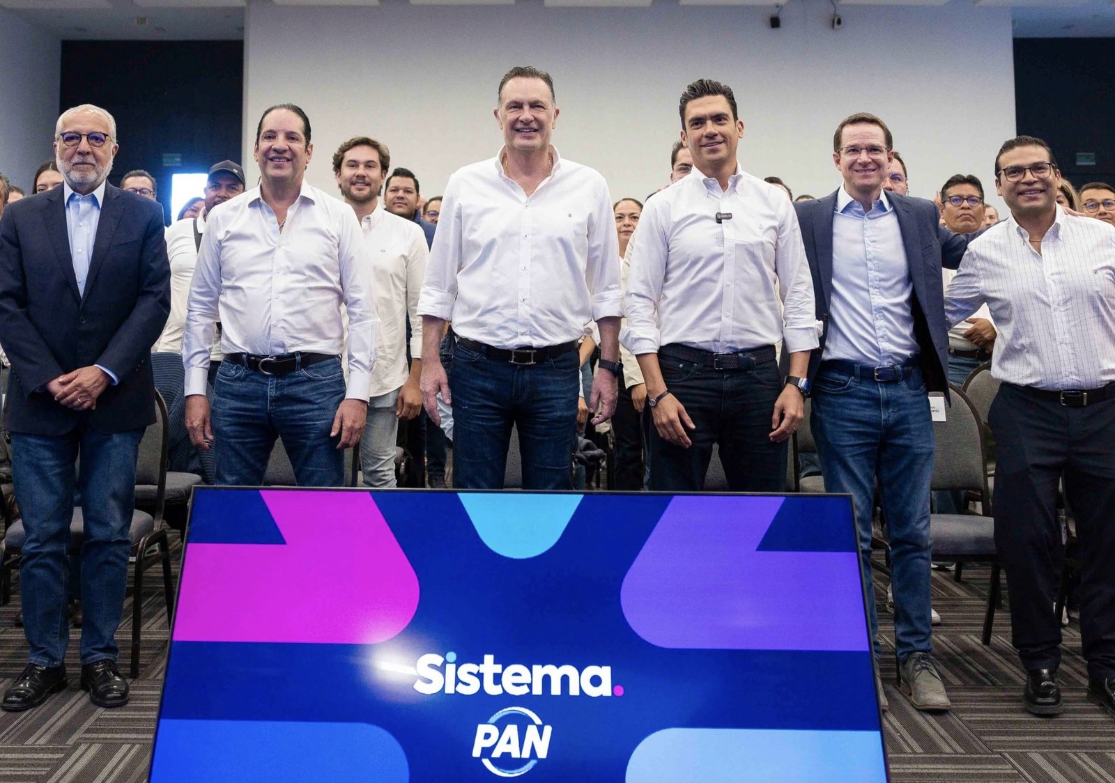 PAN muestra músculo con encuentro de sus principales figuras en Querétaro
