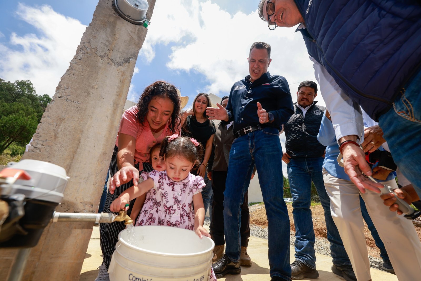 Querétaro cumple compromiso de llevar agua a comunidades serranas