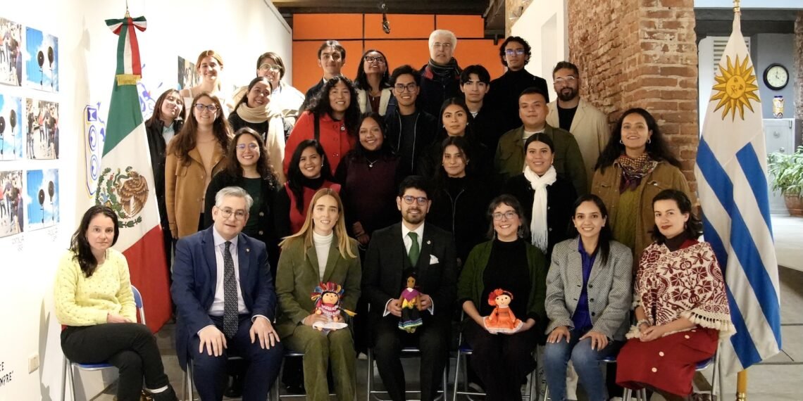 Jóvenes de Querétaro viajan a Uruguay para impulsar red de salud mental
