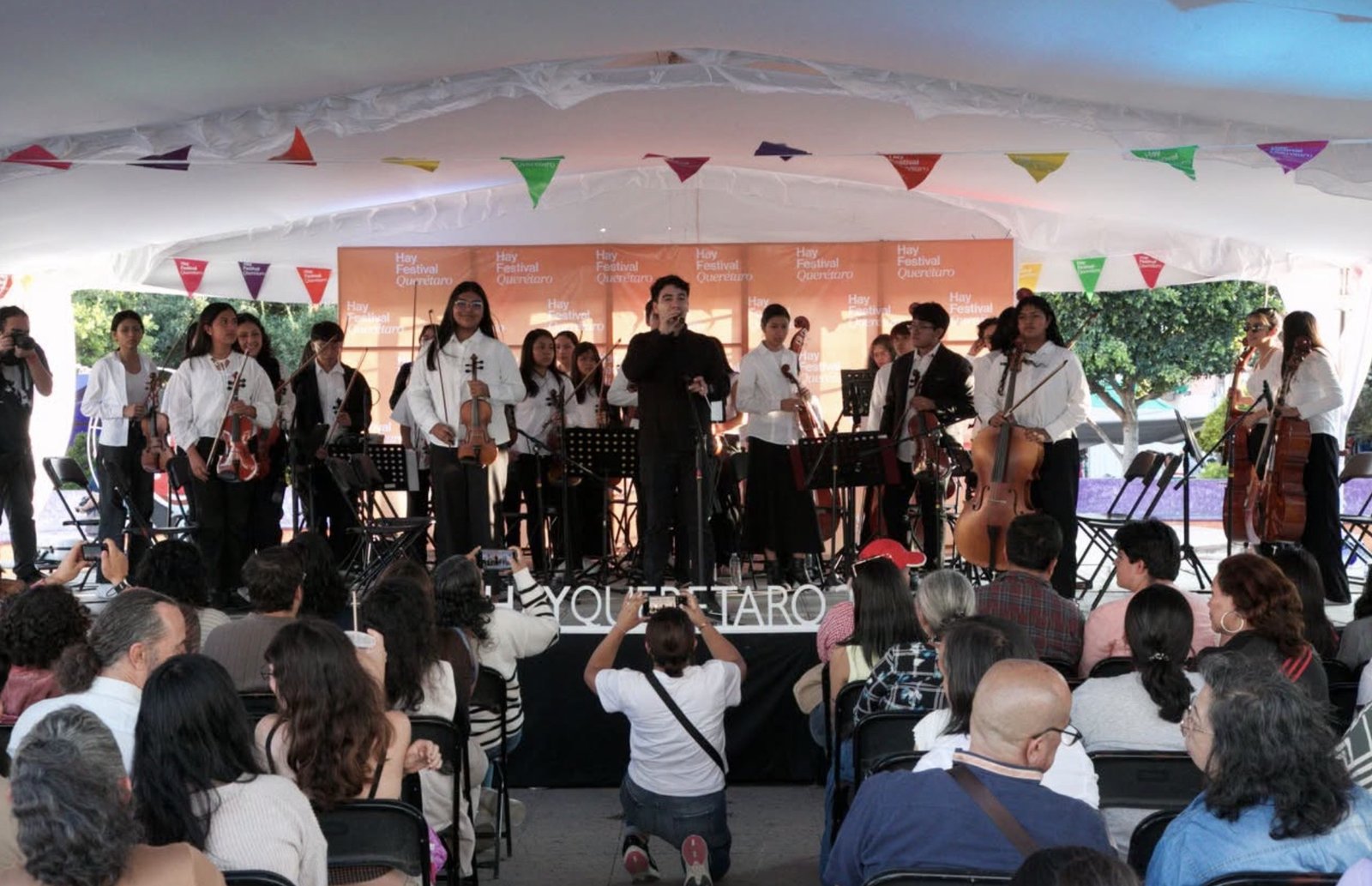 Orquesta Comunitaria lleva el nombre de Colón a importante escenario cultural